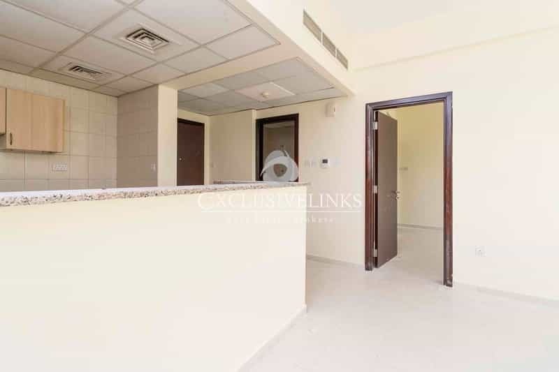 Condominium in Warisan, Dubayy 11609026
