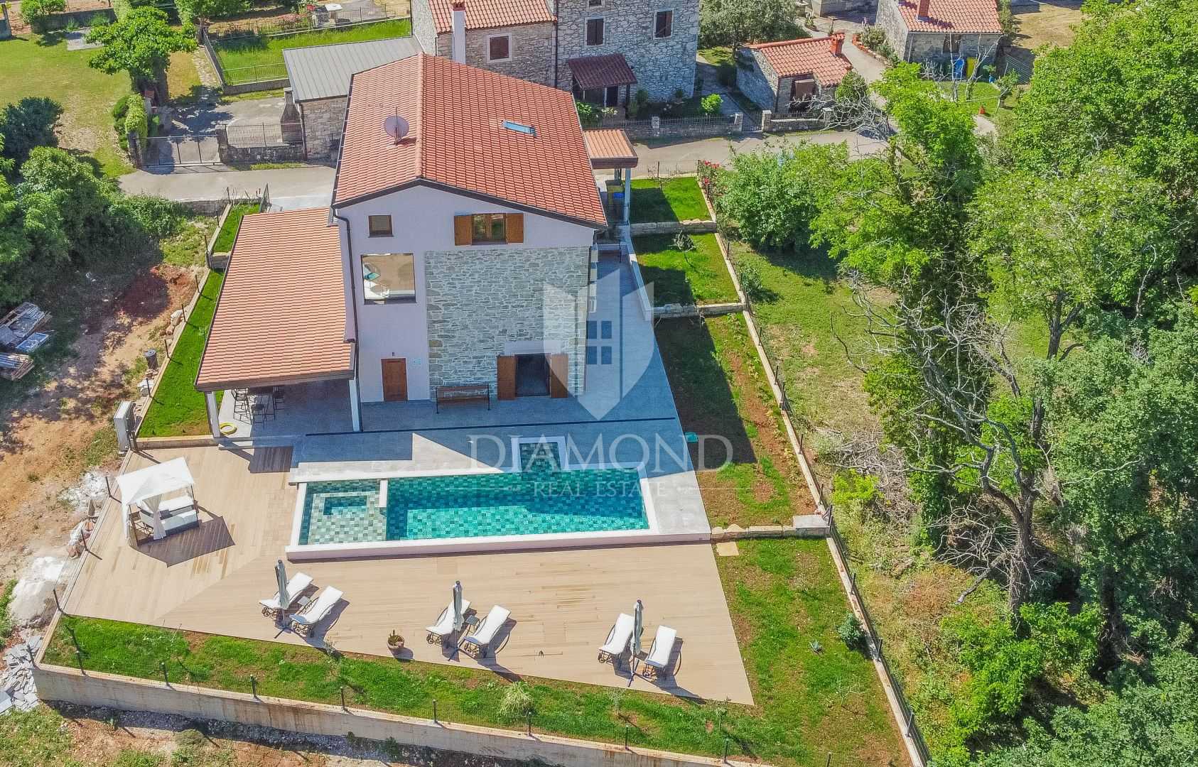 Будинок в Brtonigla, Istria County 11609528