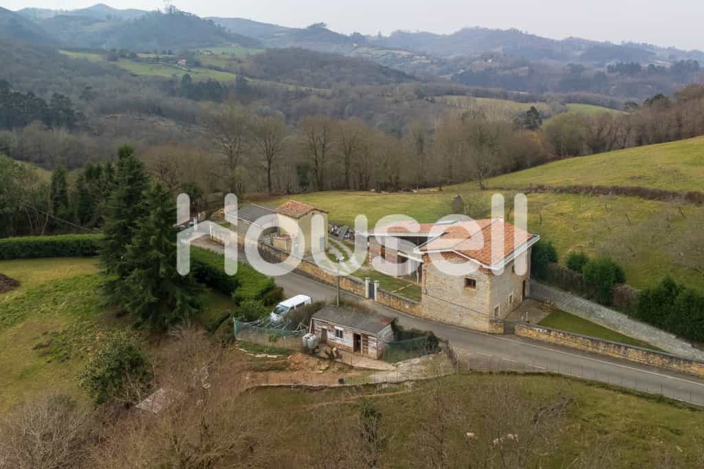 Casa nel Hevia, Asturie 11611102