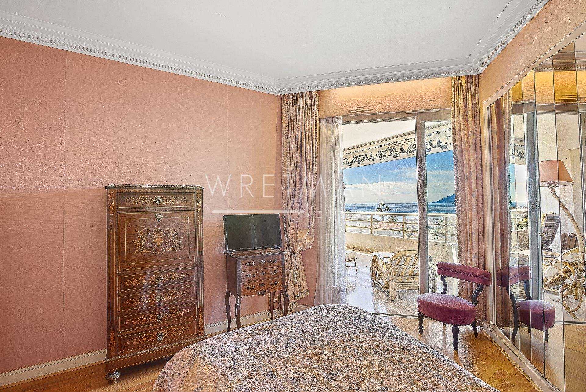 Condominium in Cannes, Alpes-Maritimes 11611138