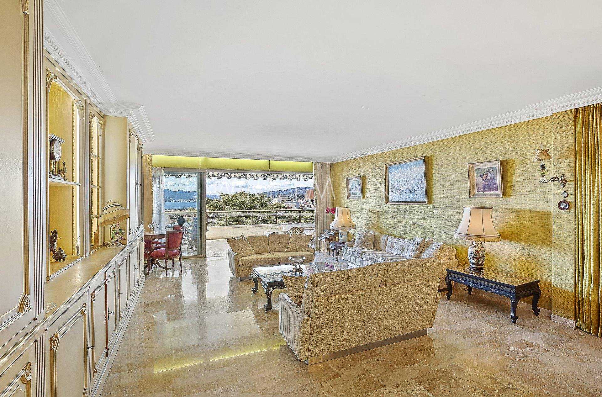 公寓 在 Cannes, Alpes-Maritimes 11611138