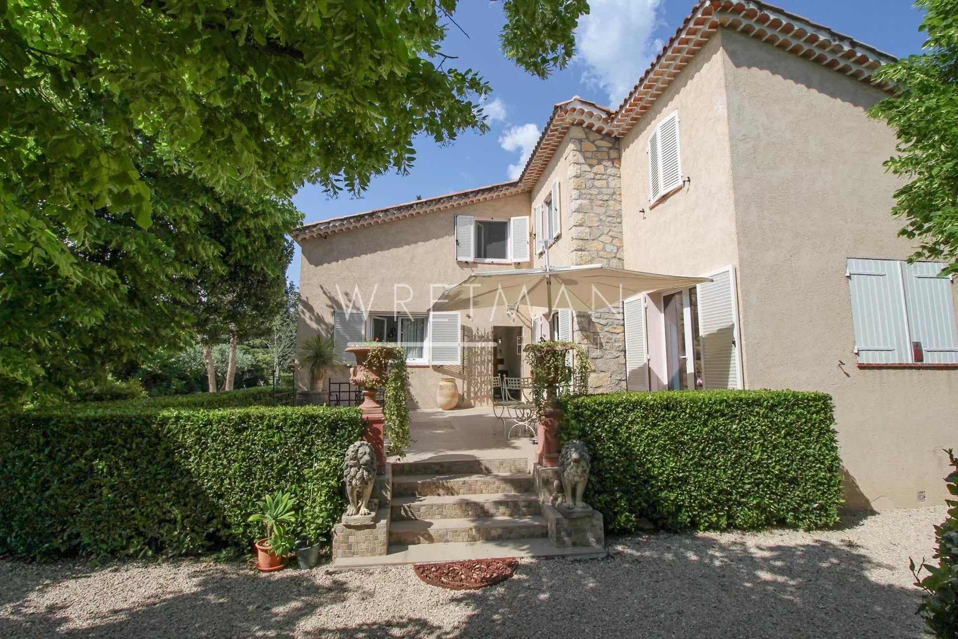 Rumah di Fayence, Provence-Alpes-Cote d'Azur 11611140
