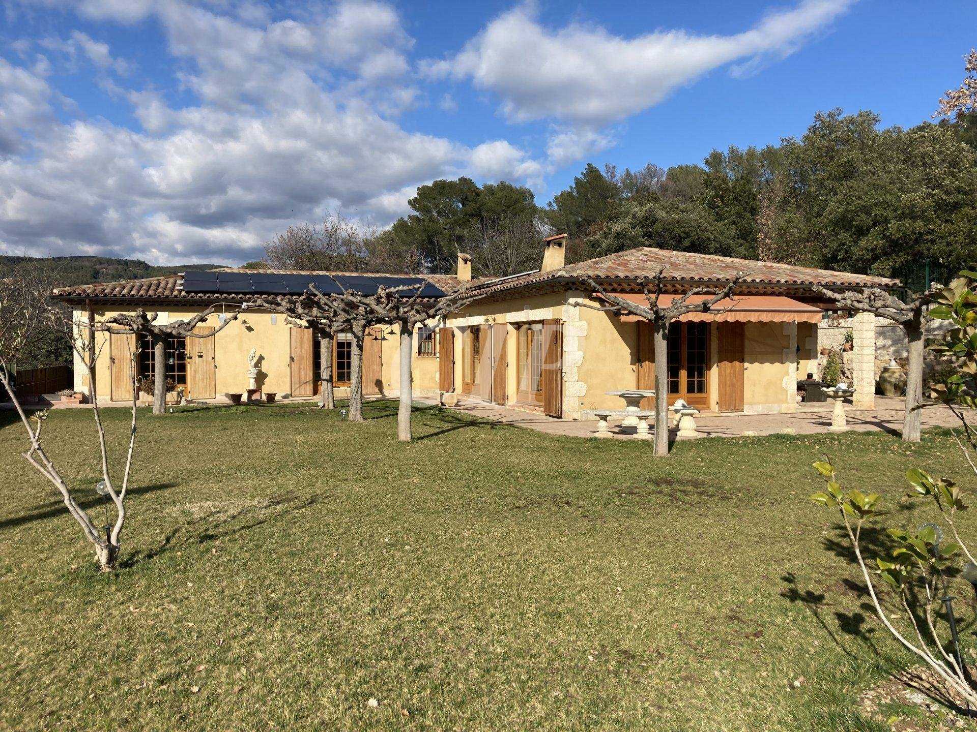 房子 在 Trans-en-Provence, Provence-Alpes-Cote d'Azur 11611152
