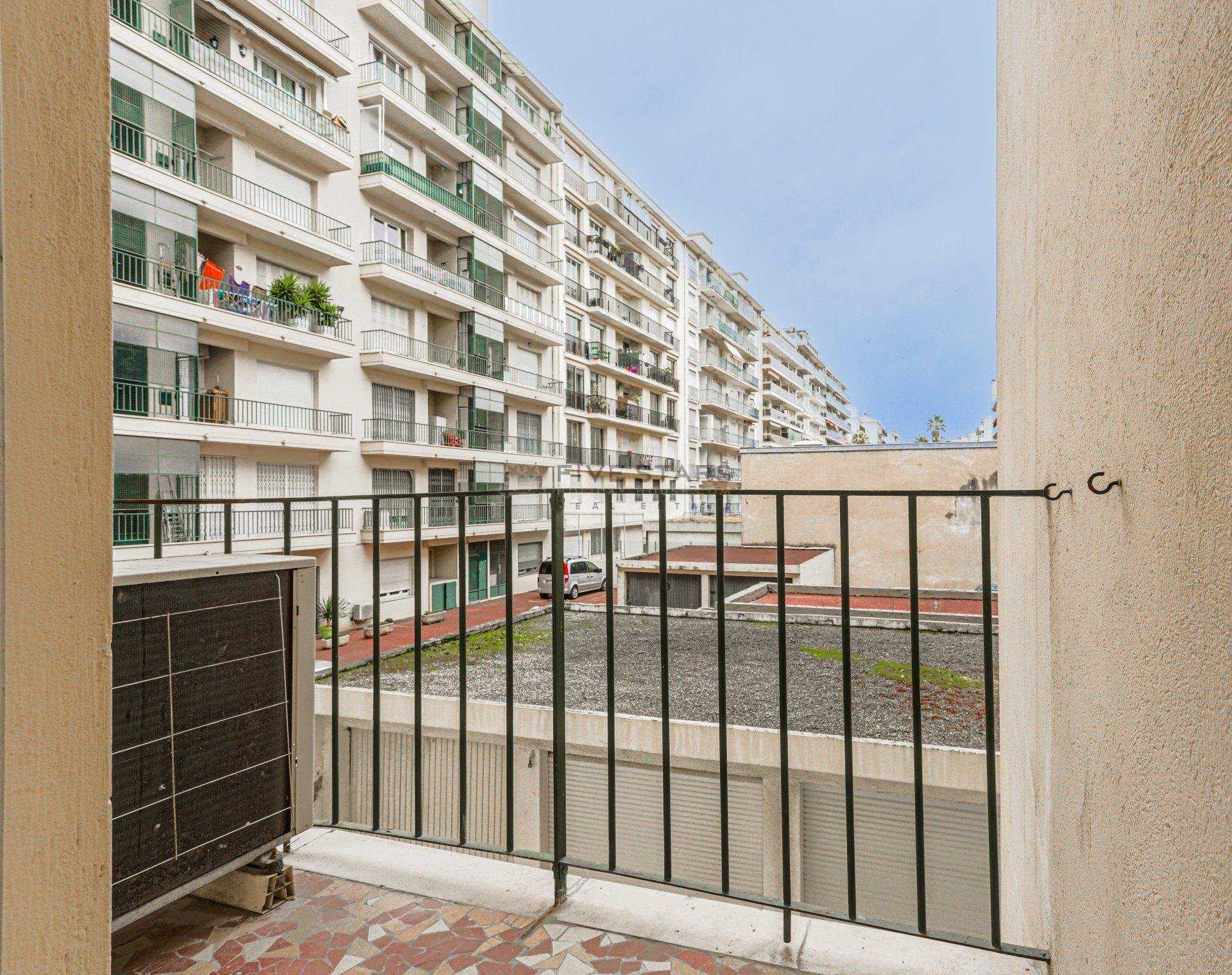 Condominium dans Nice, Alpes-Maritimes 11611160
