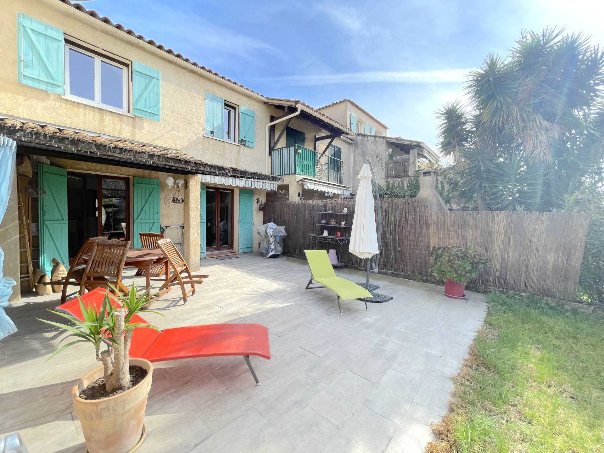 Multiple Houses in Saint-Andre-de-la-Roche, Provence-Alpes-Cote d'Azur 11611162