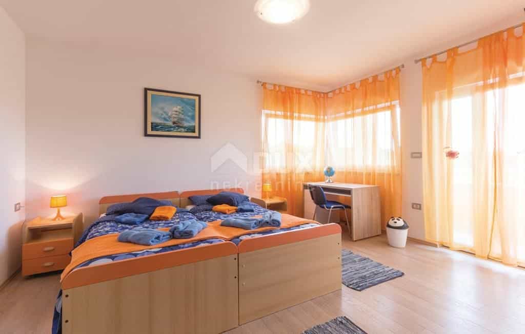 Будинок в Pula, Istarska županija 11611510