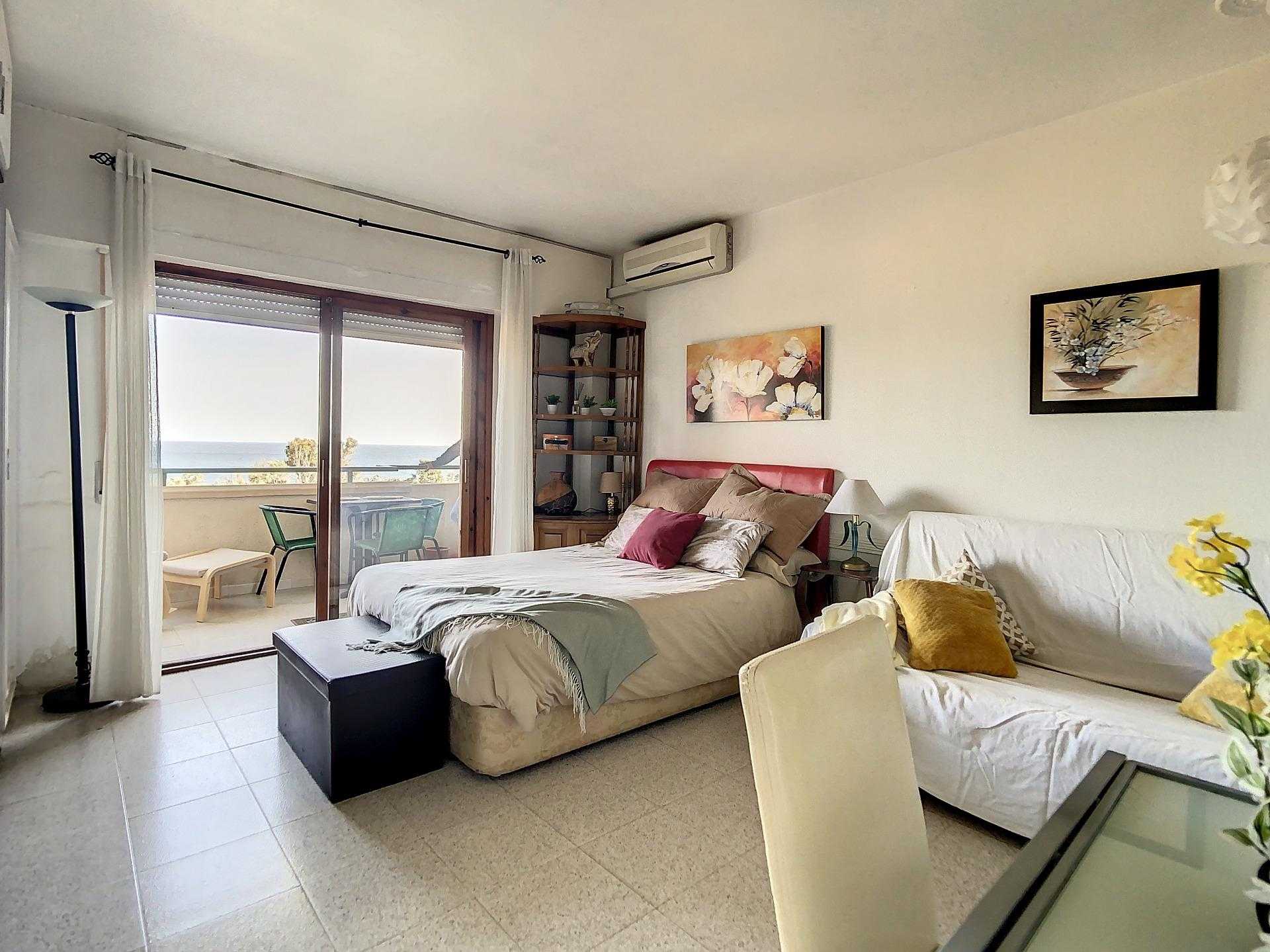 Condominium in El Pillico, Andalusia 11611545