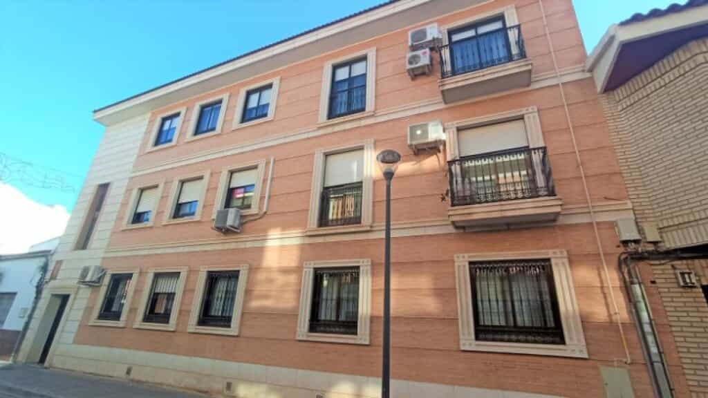 Condominium in Miguelturra, Castilla-La Mancha 11613442