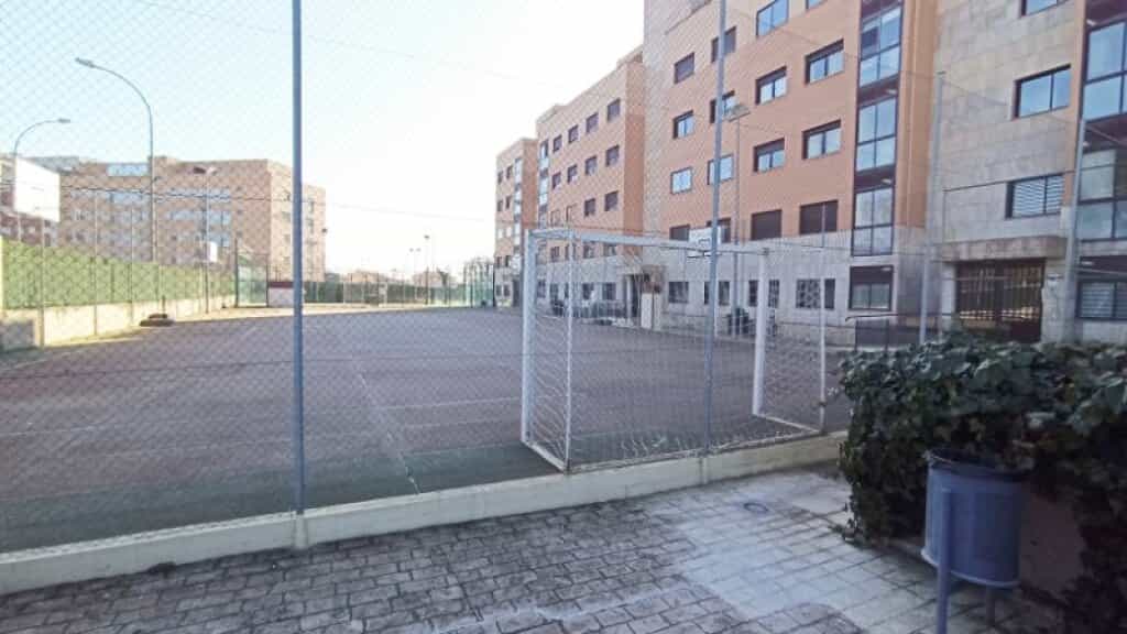 Condominium in Ciudad Real, Castilla-La Mancha 11613443