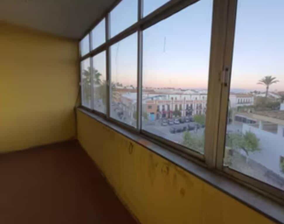 Condominium in La Palma del Condado, Andalusië 11613454