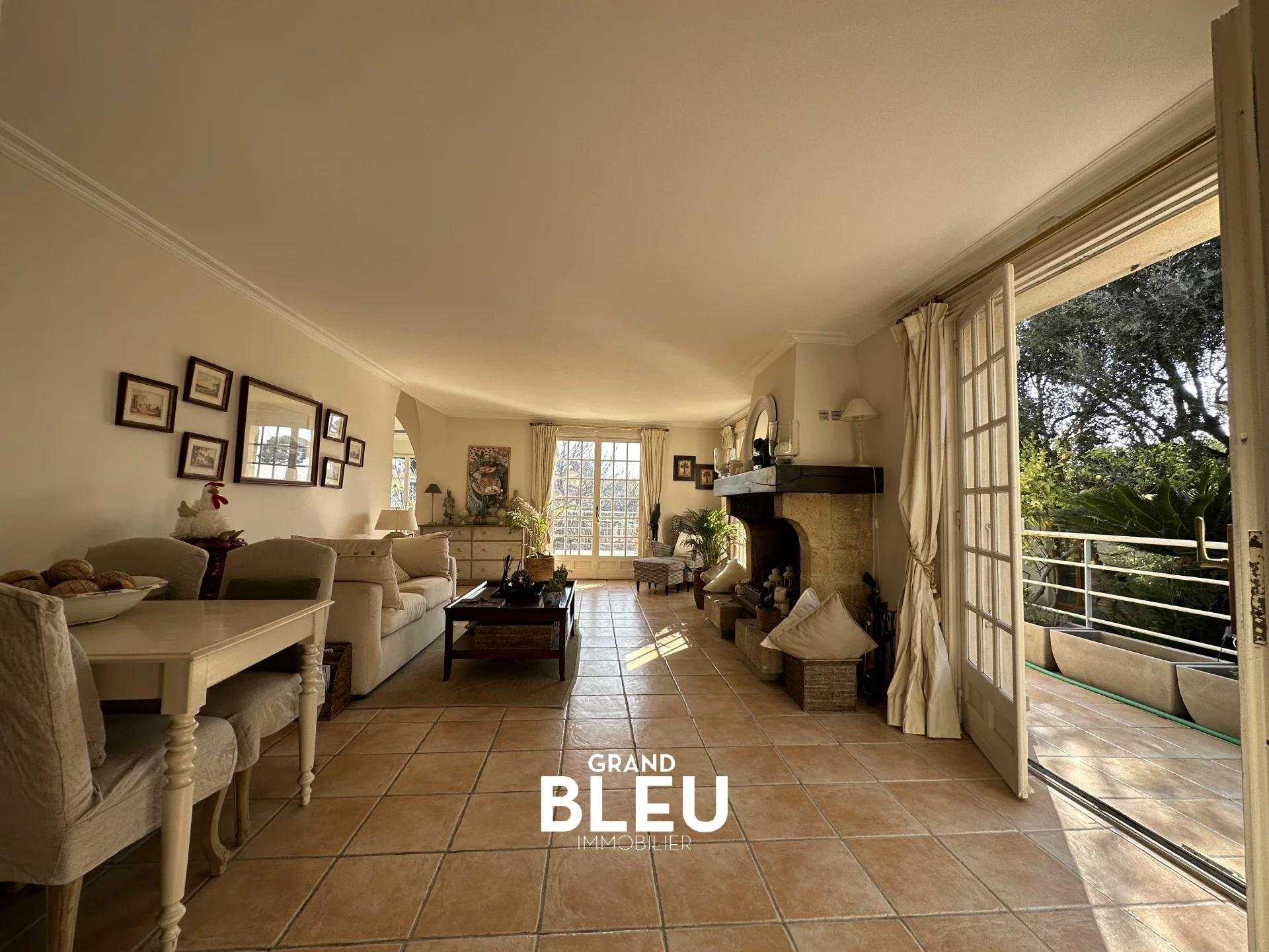 House in Falicon, Provence-Alpes-Cote d'Azur 11613479