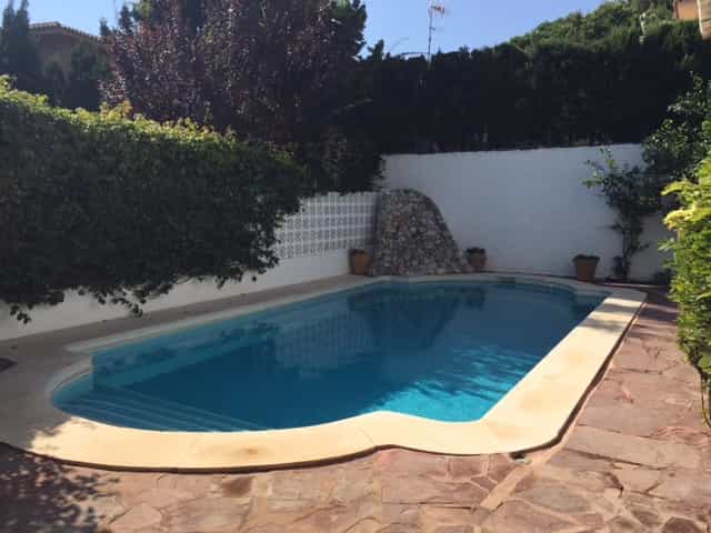 rumah dalam Marbella, Andalusia 11613805
