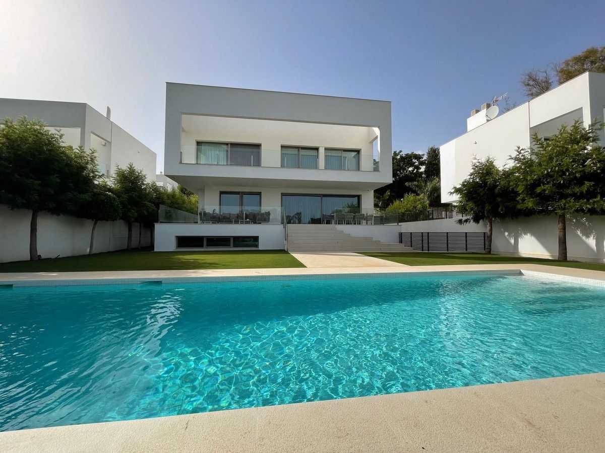 Multiple Houses in Marbella, Andalucía 11614529