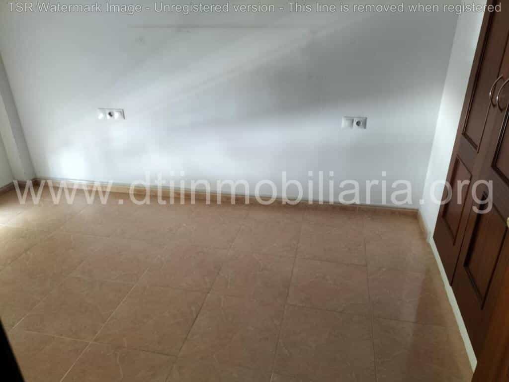 Talo sisään La Palma del Condado, Andalucía 11614711