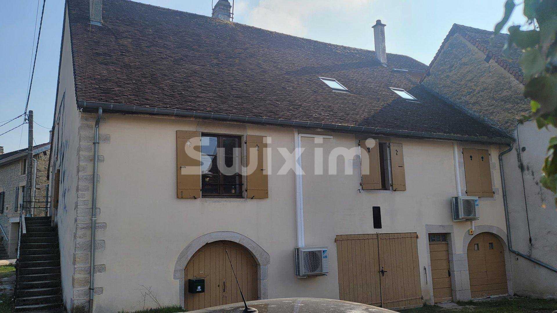 Osakehuoneisto sisään Lons-le-Saunier, Bourgogne-Franche-Comte 11614763