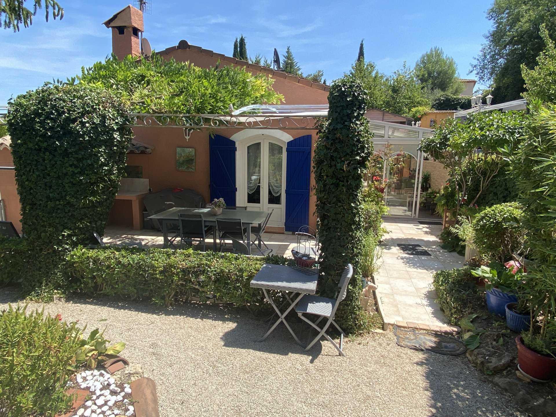 Hus i Auriol, Provence-Alpes-Cote d'Azur 11614770