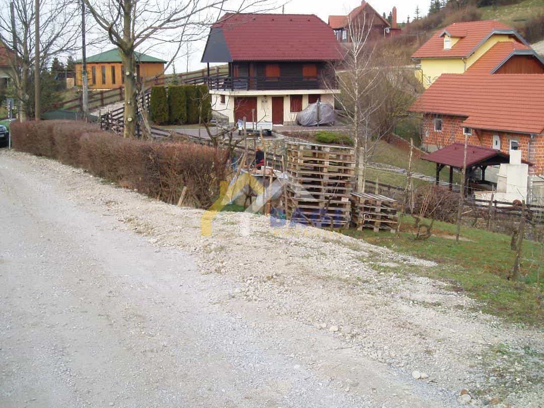 الأرض في Mala Gorica, Zagrebacka Zupanija 11615598