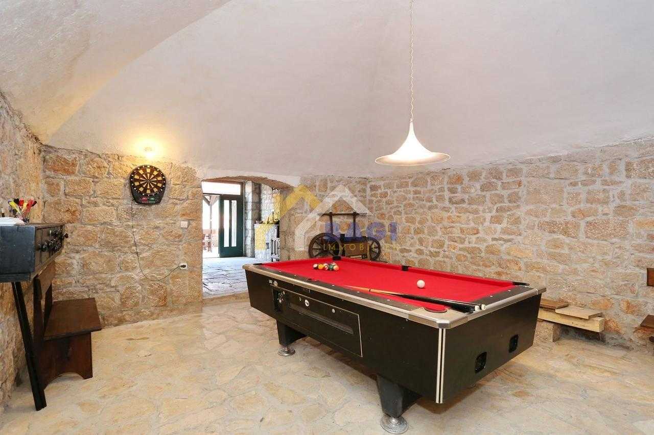 Dom w Vrlika, Split-Dalmatia County 11615775