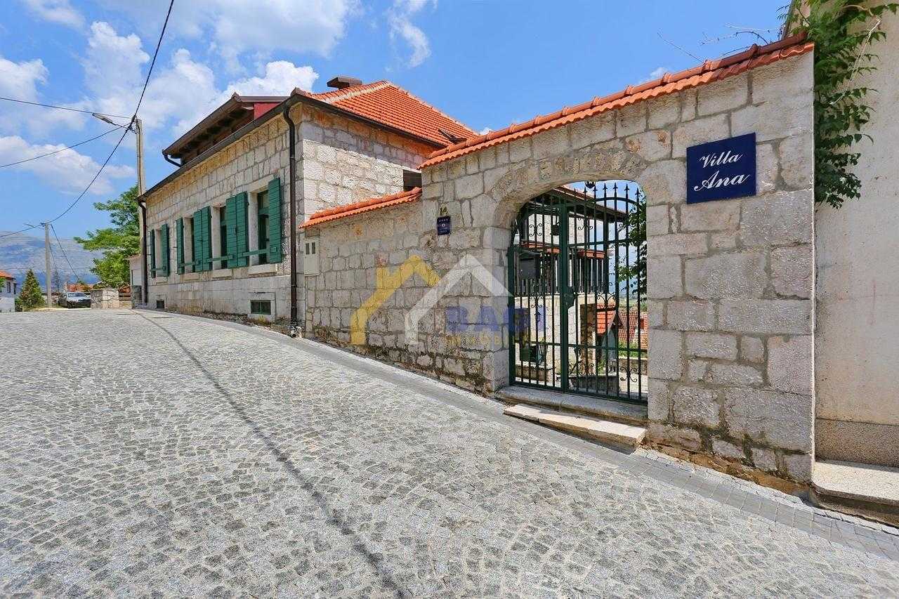 casa en Vrlika, Split-Dalmatia County 11615775
