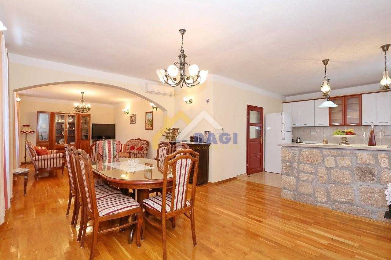Talo sisään Vrlika, Split-Dalmatia County 11615775