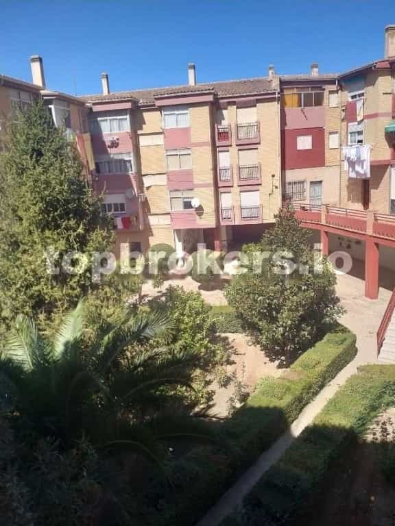 公寓 在 Pinos Puente, Andalucía 11616727