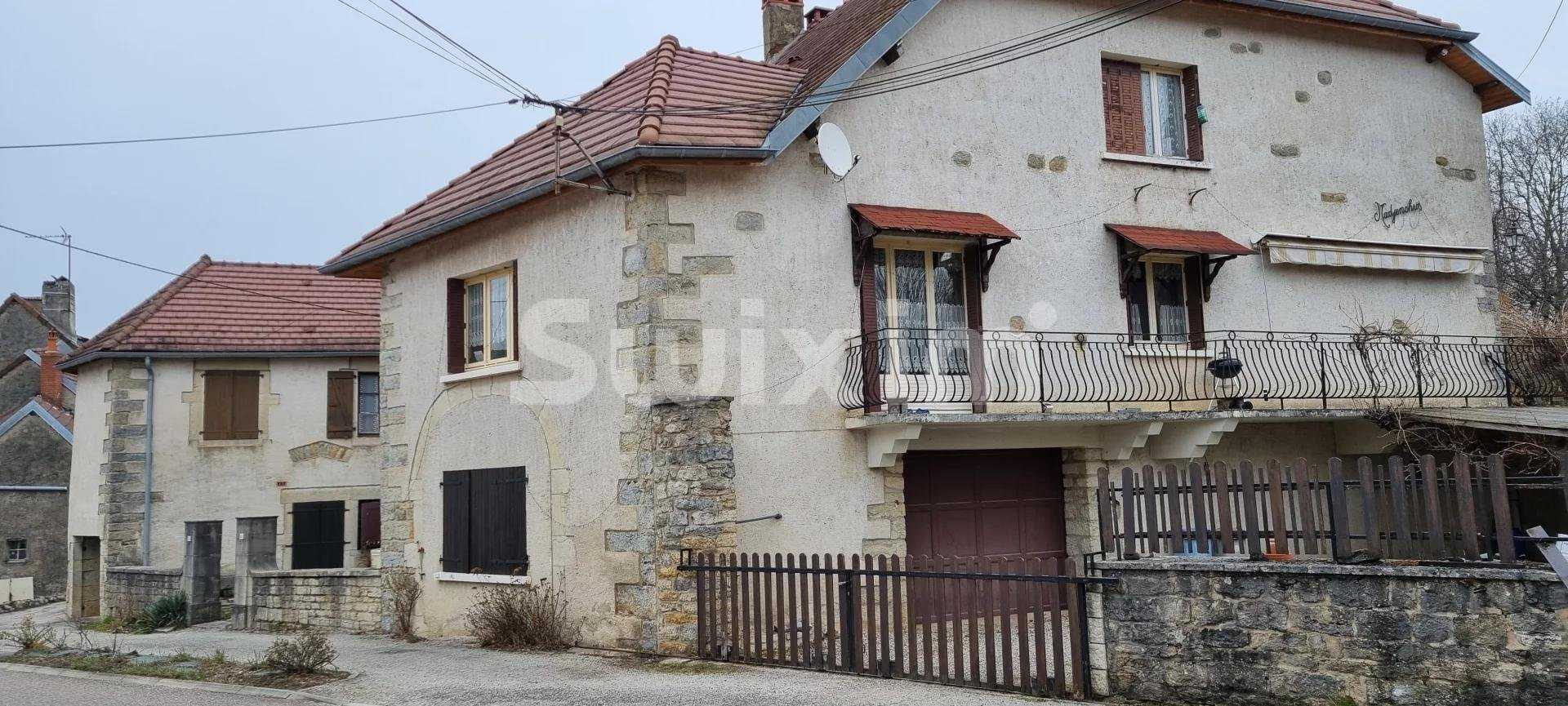 מגורים ב Lons-le-Saunier, Jura 11616794