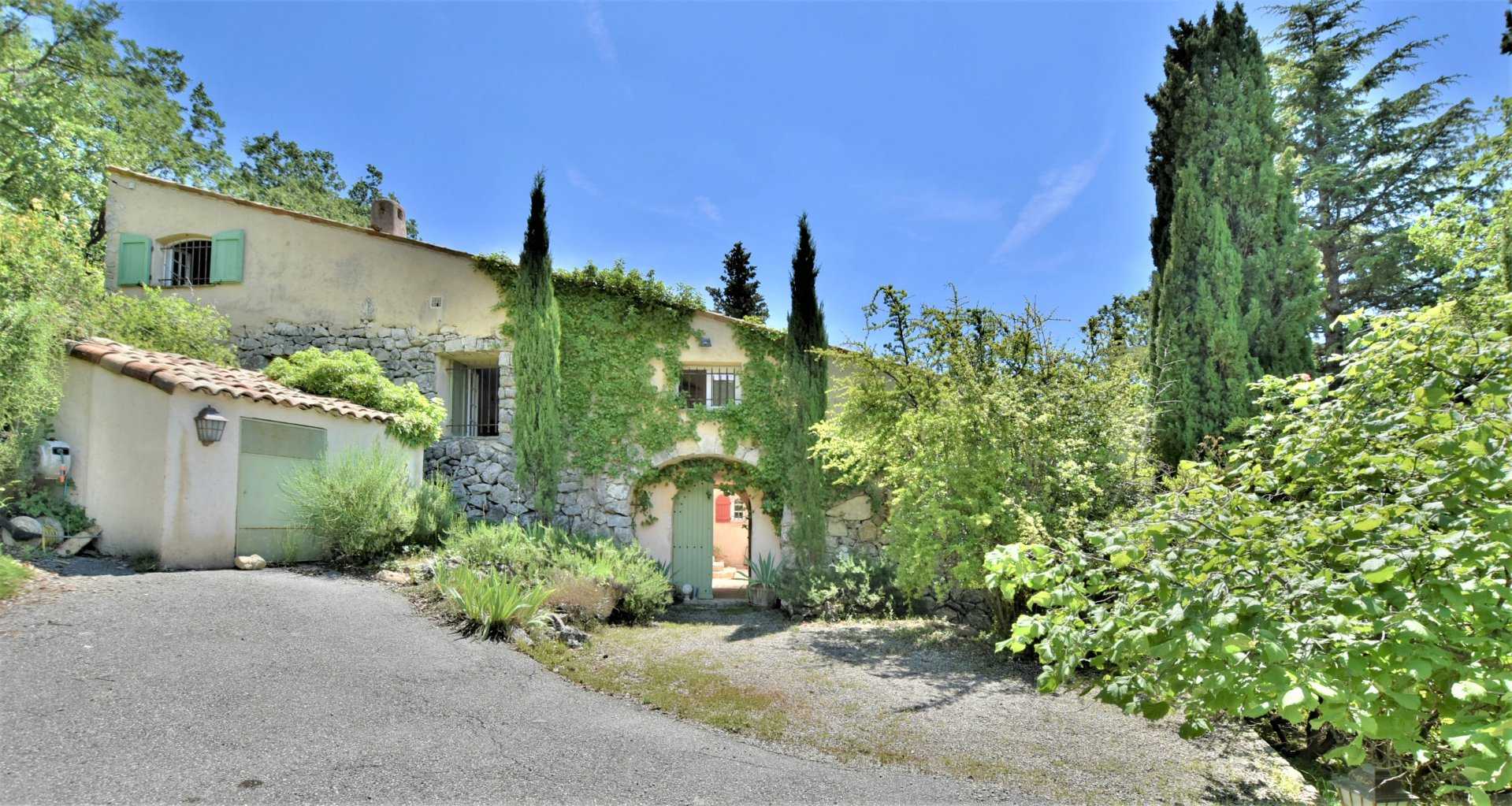 casa no Châteauneuf-Grasse, Alpes-Maritimes 11616853