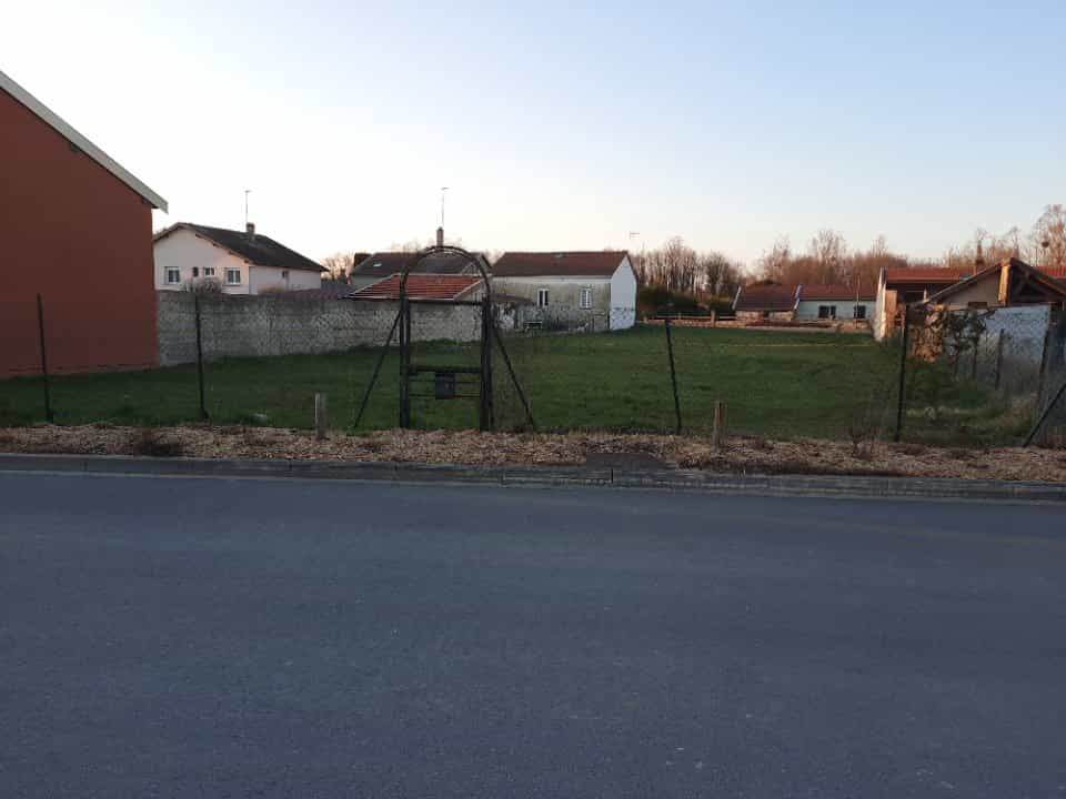Tanah di Revigny-sur-Ornain, Grand Est 11616870