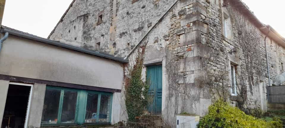 Osakehuoneisto sisään Bazincourt-sur-Saulx, Meuse 11616884
