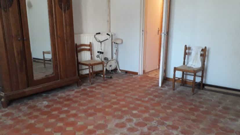 House in Chalons-en-Champagne, Grand Est 11616904