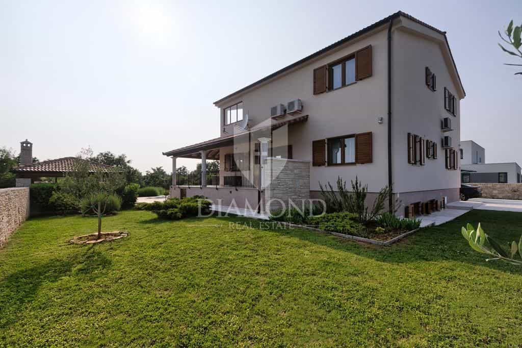 Hus i Svetvinčenat, Istria County 11617511