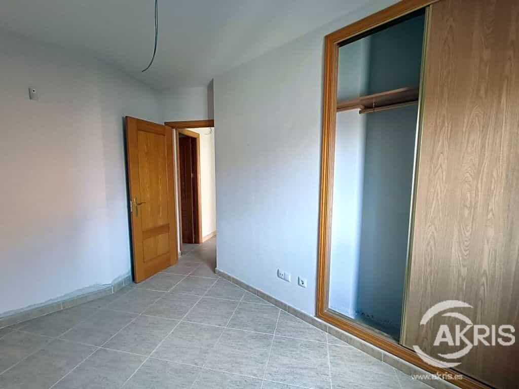 Condominium in Fuensalida, Castilla-La Mancha 11617650