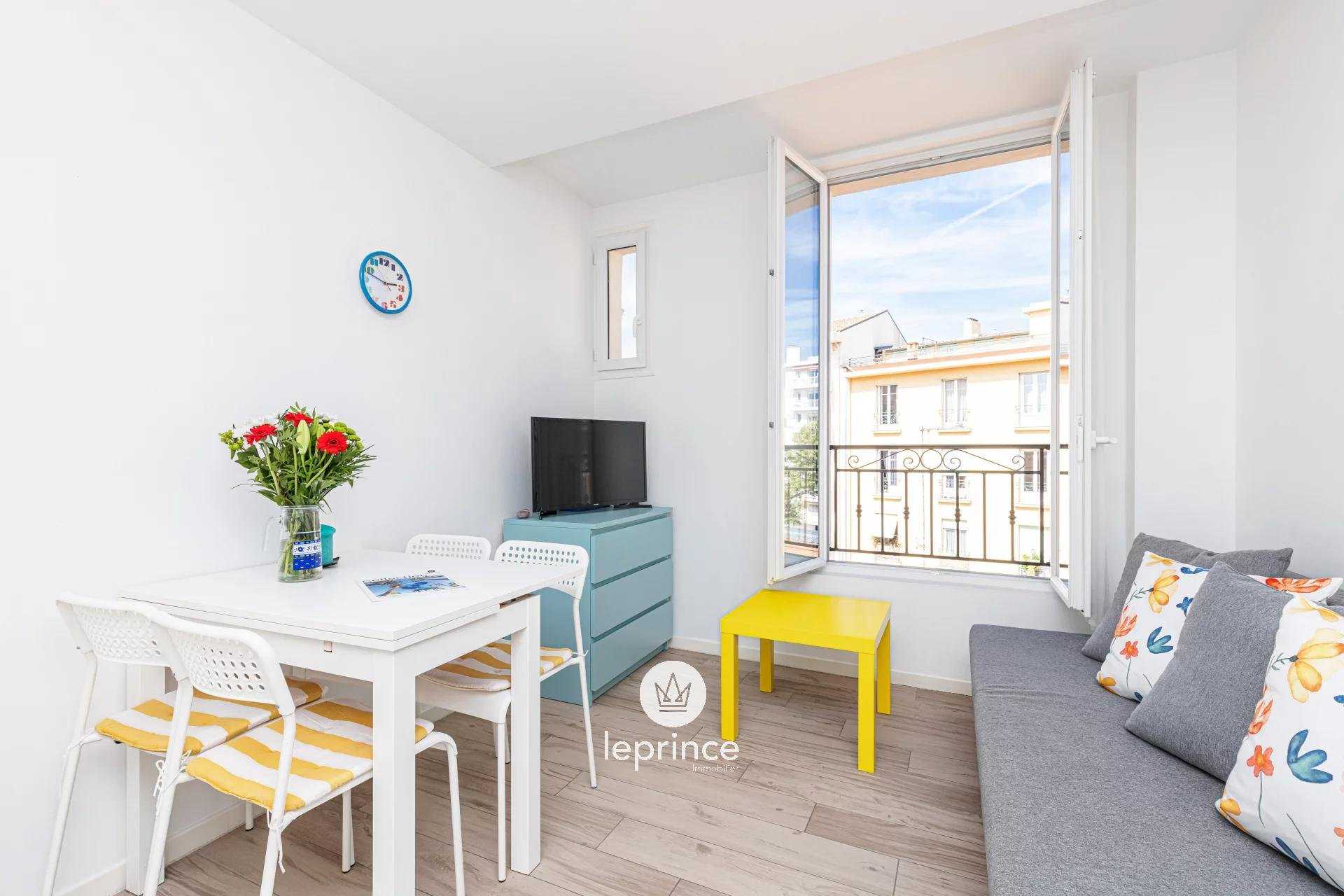 公寓 在 Nice, Alpes-Maritimes 11620402
