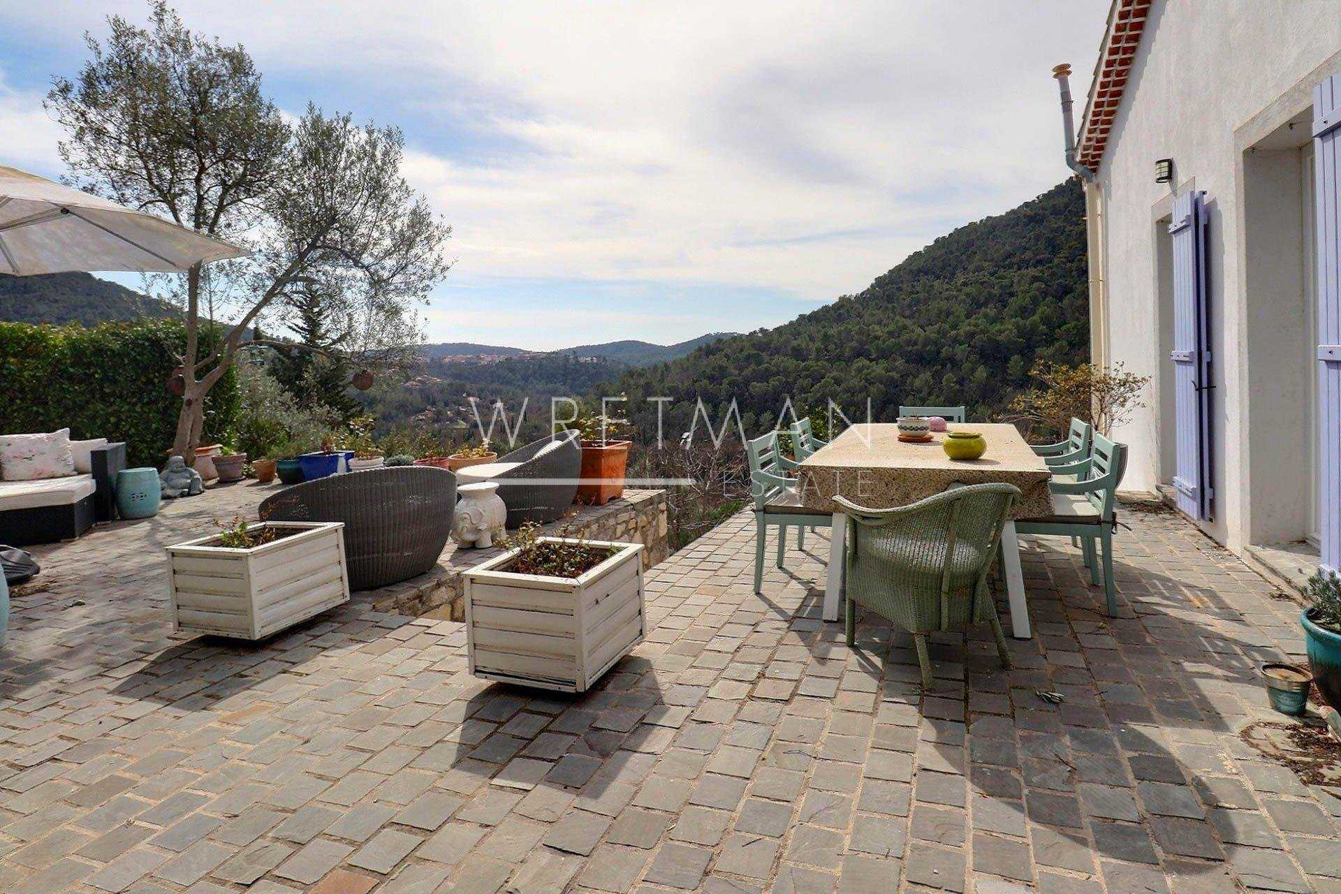 Rumah di Bargemon, Provence-Alpes-Cote d'Azur 11620406