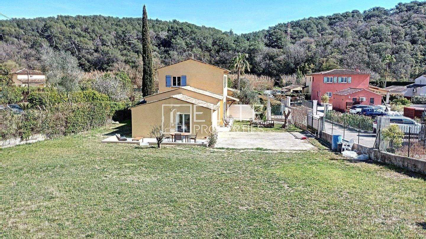 House in La Roquette-sur-Siagne, Provence-Alpes-Cote d'Azur 11620437