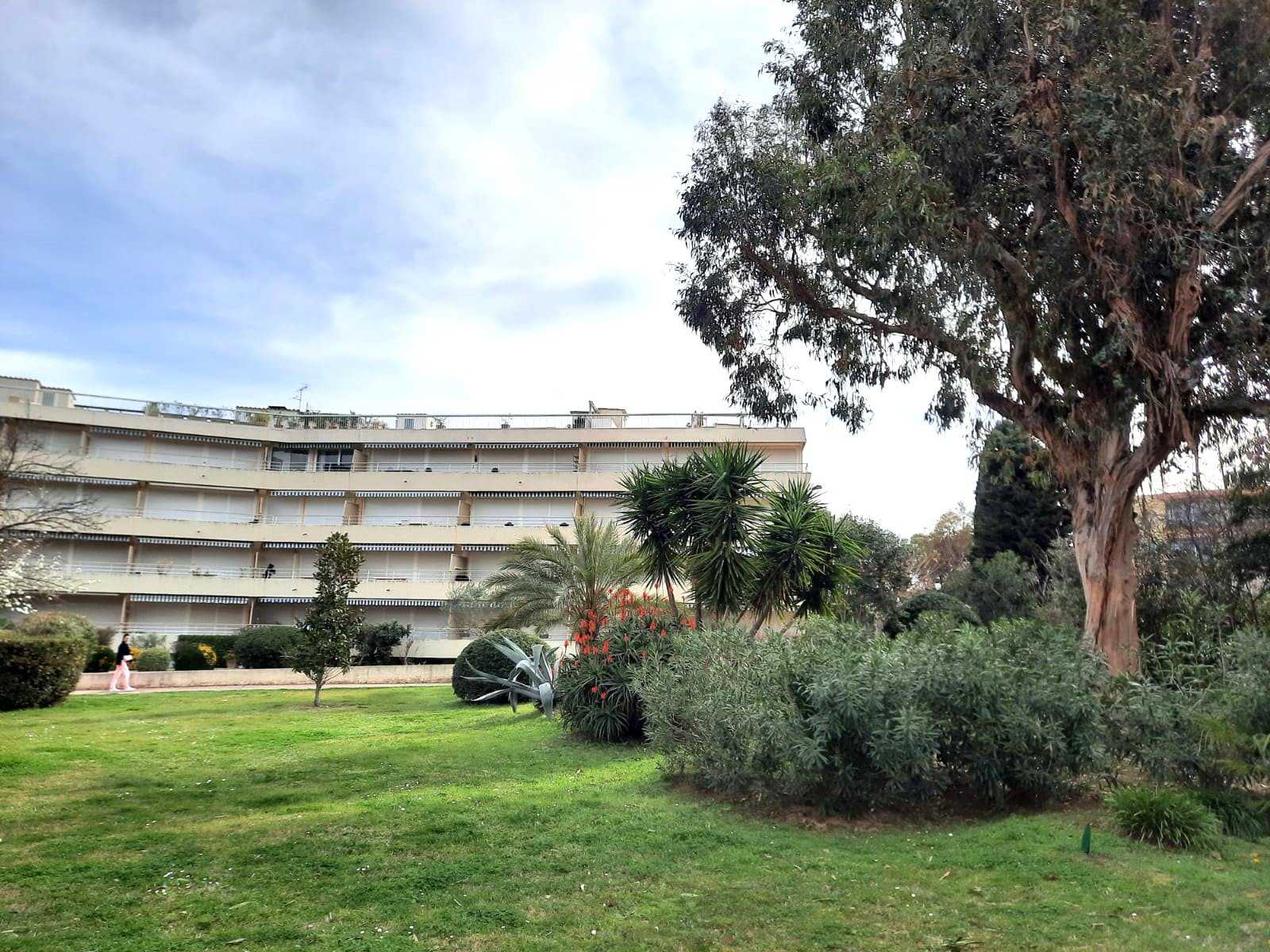 Condominium in Saint-Tropez, Var 11620463