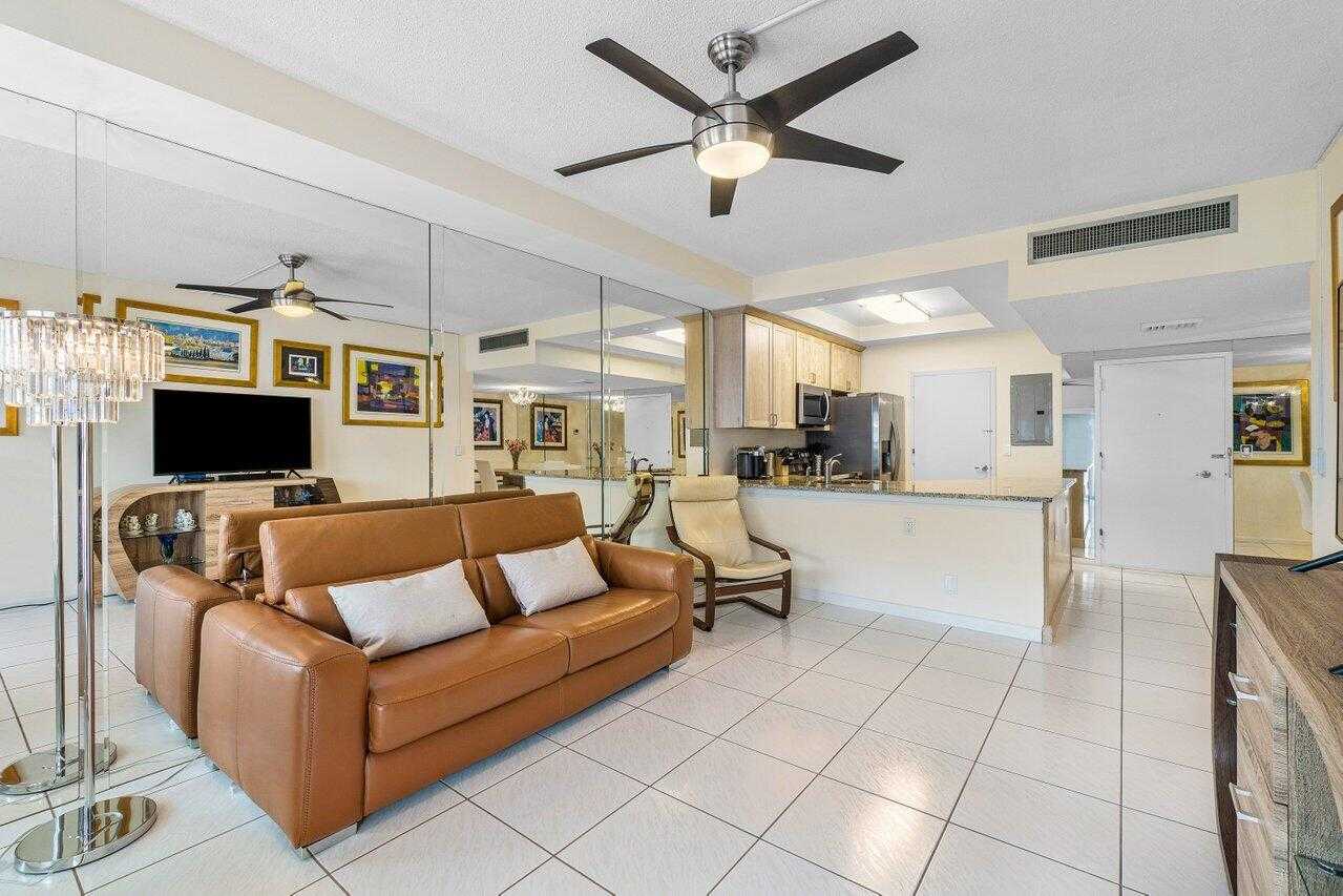 公寓 在 南棕櫚灘, 佛羅里達 11620891