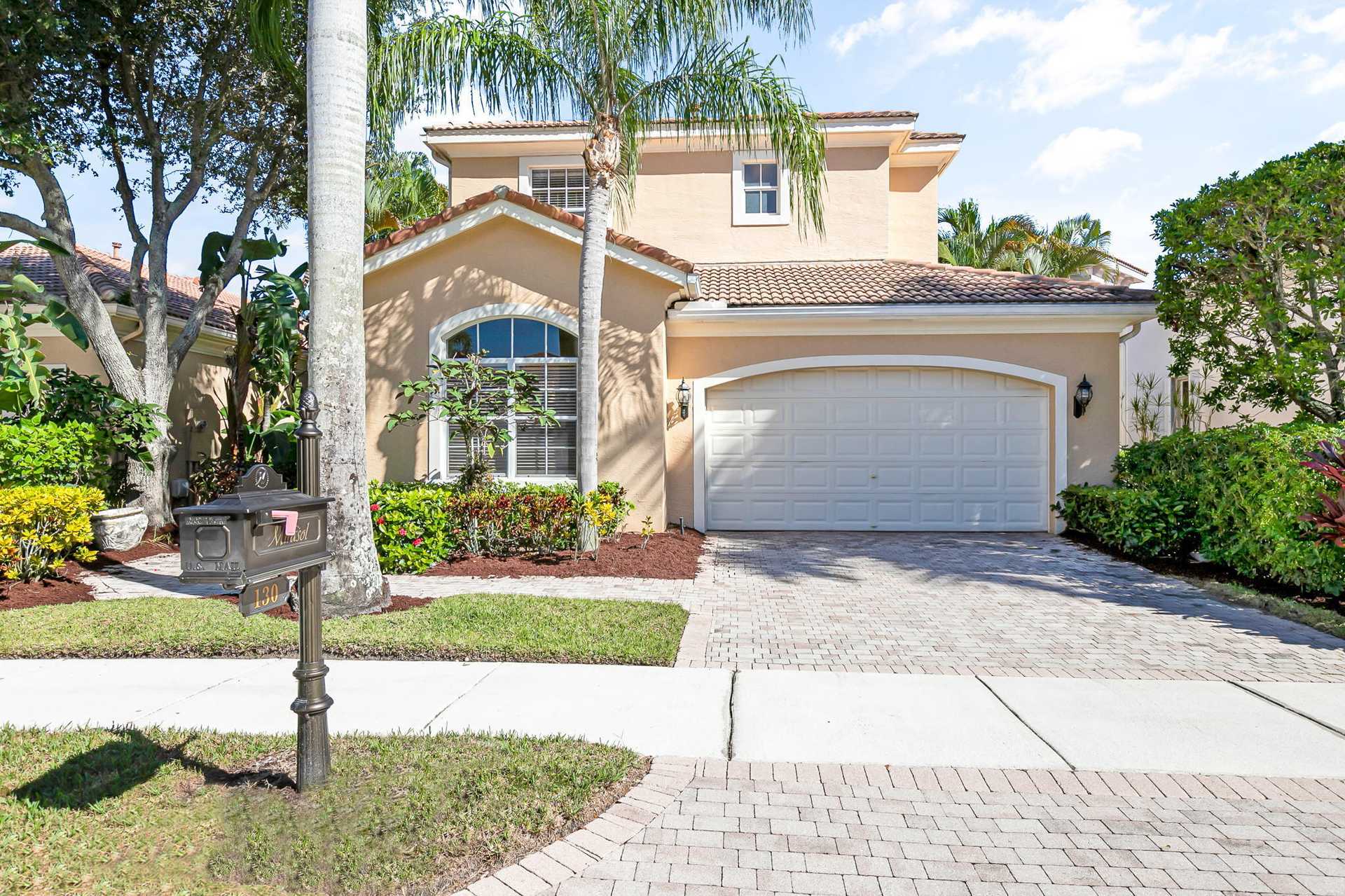 House in Palm Beach Gardens, Florida 11620913