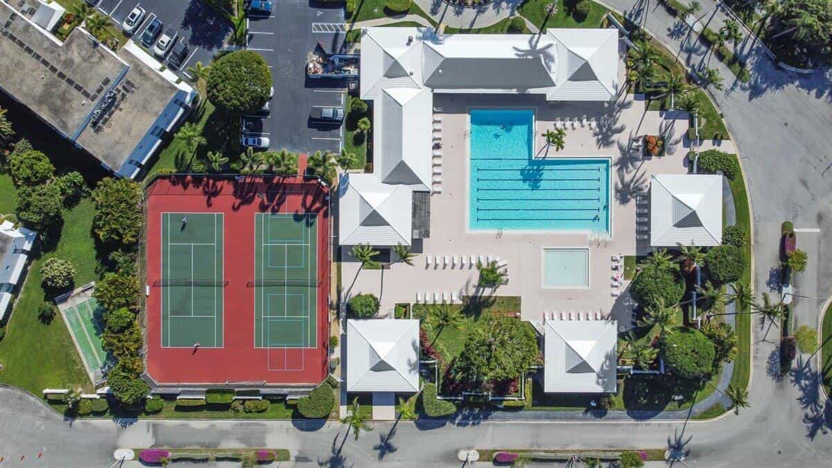Condominium in Palm Beach Shores, Florida 11620923