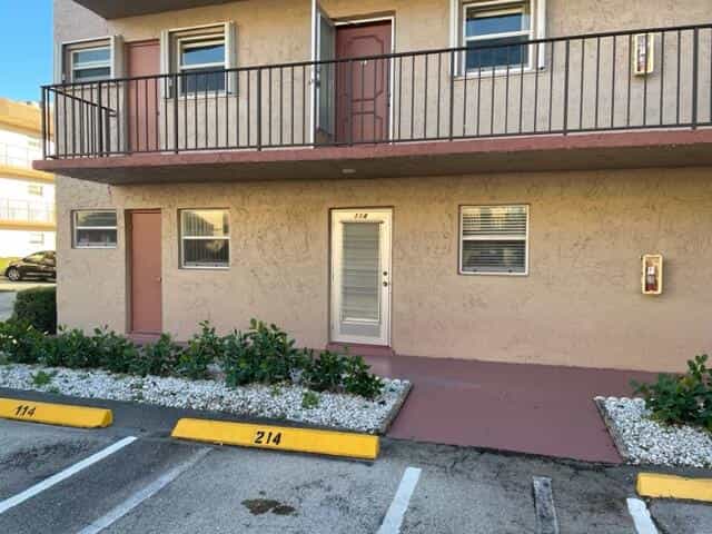Condominio nel Palm Springs, Florida 11620938
