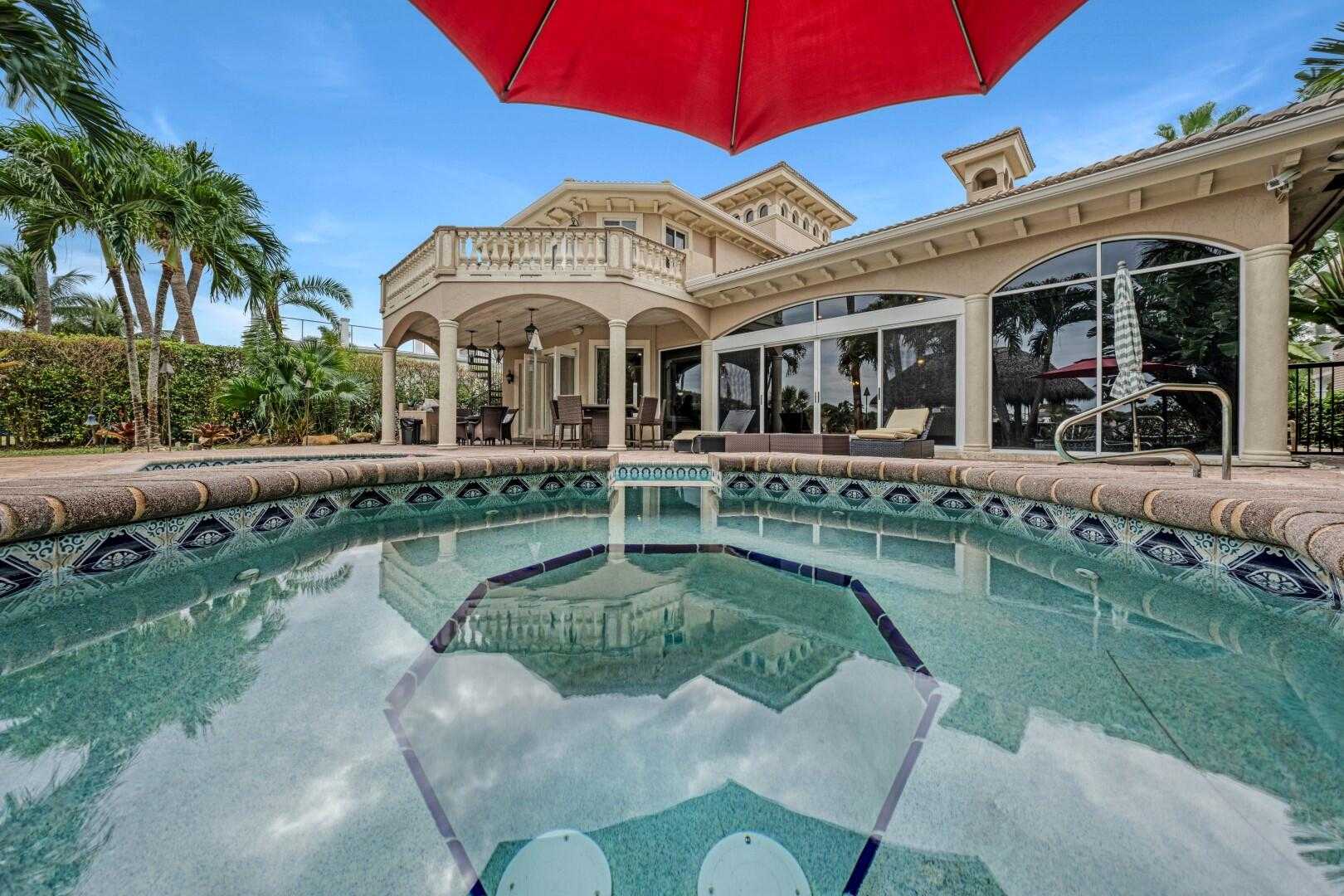 بيت في West Palm Beach, Florida 11620998
