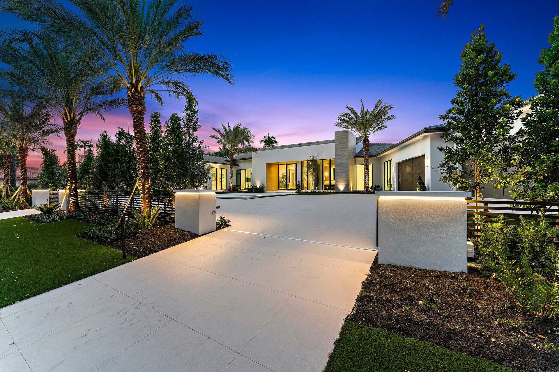 House in Palm Beach Gardens, Florida 11621056