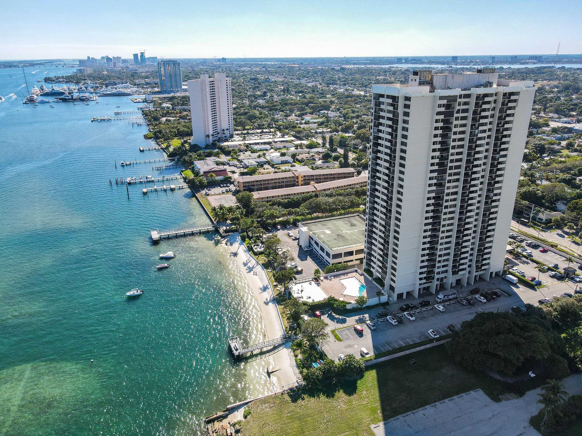Condominium in West Palm Beach, Florida 11621086
