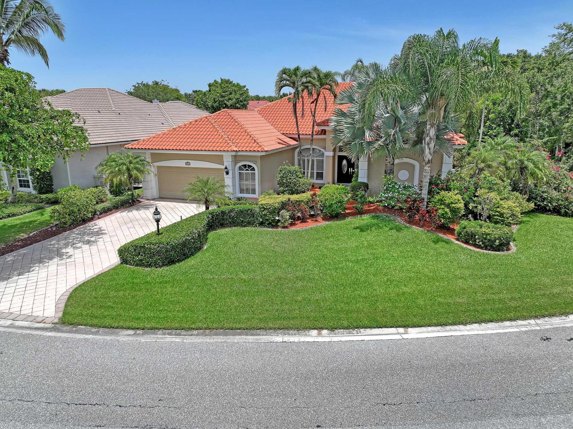 House in Palm Beach Gardens, Florida 11621106