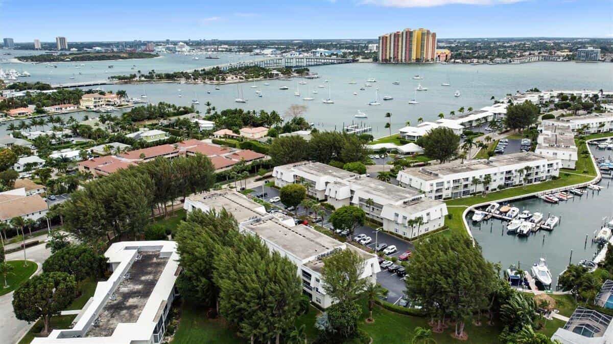 Condominium dans West Palm Beach, Florida 11621116