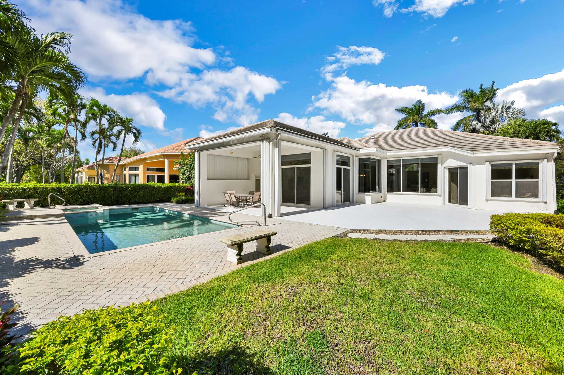 House in Palm Beach Gardens, Florida 11621180