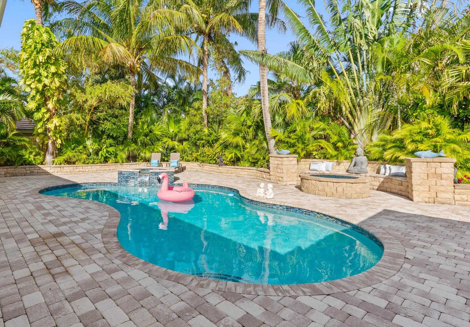 House in Jupiter Inlet Colony, Florida 11621219