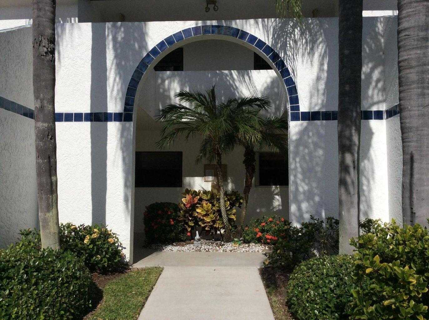 House in Port Salerno, Florida 11621229
