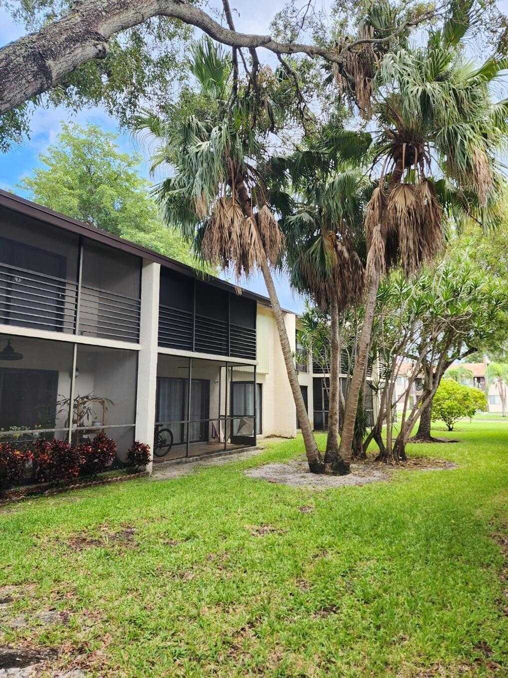 Condominium in Margate, Florida 11621234