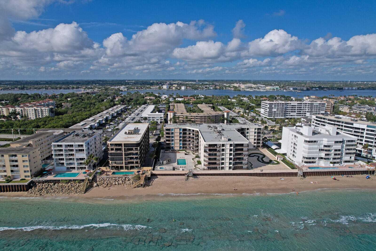 Condominium in South Palm Beach, Florida 11621263